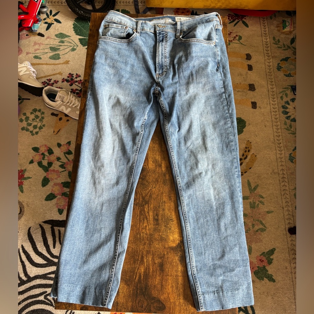Zara Blue Straight Leg Jeans with Vintage Stonewashed Finish